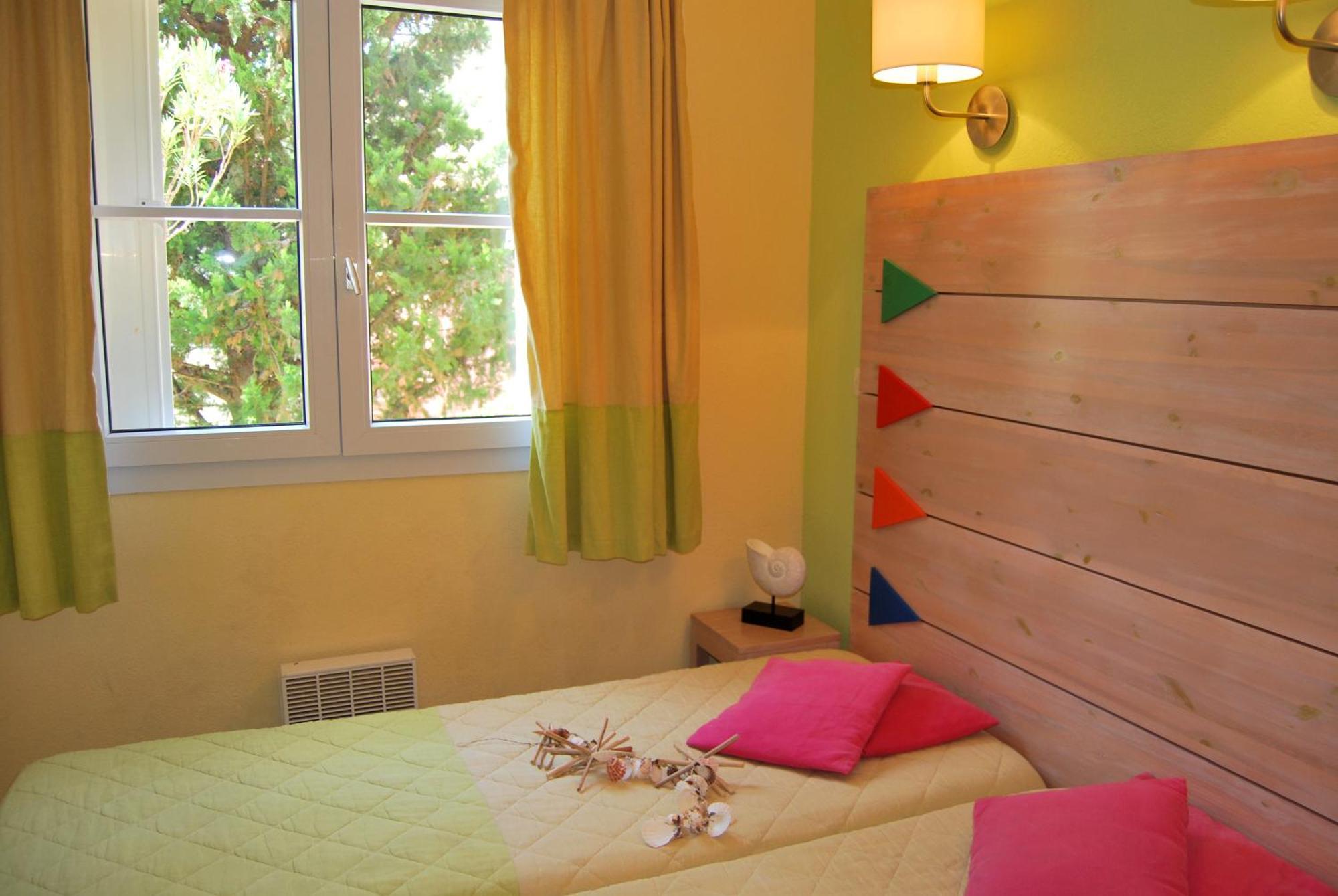 Lagrange Grand Bleu Vacances - Residence Le Village Des Aloes Cerbere Room photo