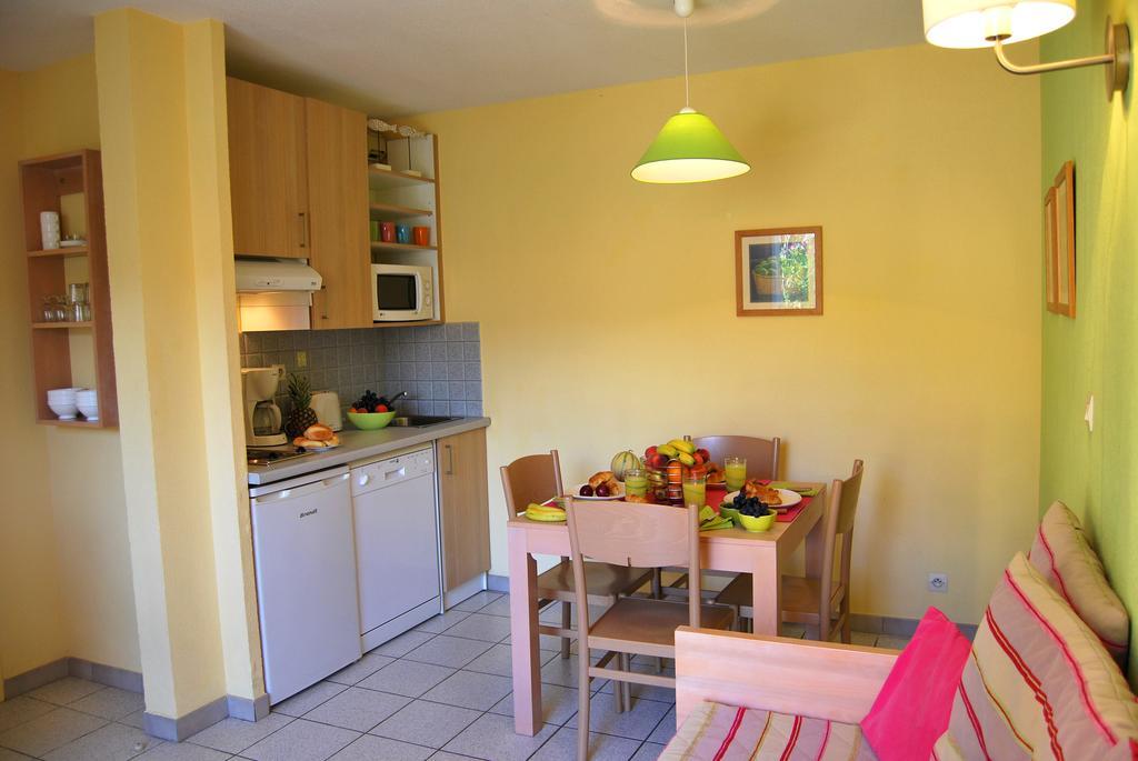 Lagrange Grand Bleu Vacances - Residence Le Village Des Aloes Cerbere Room photo