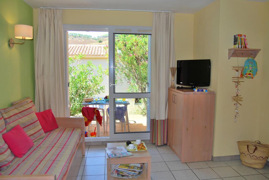 Lagrange Grand Bleu Vacances - Residence Le Village Des Aloes Cerbere Room photo