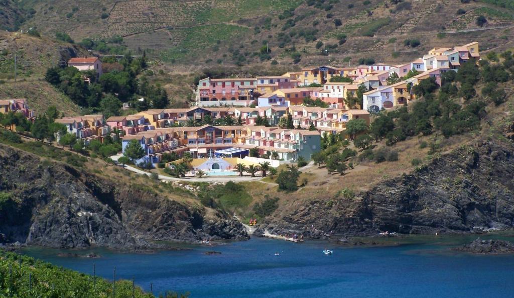 Lagrange Grand Bleu Vacances - Residence Le Village Des Aloes Cerbere Exterior photo