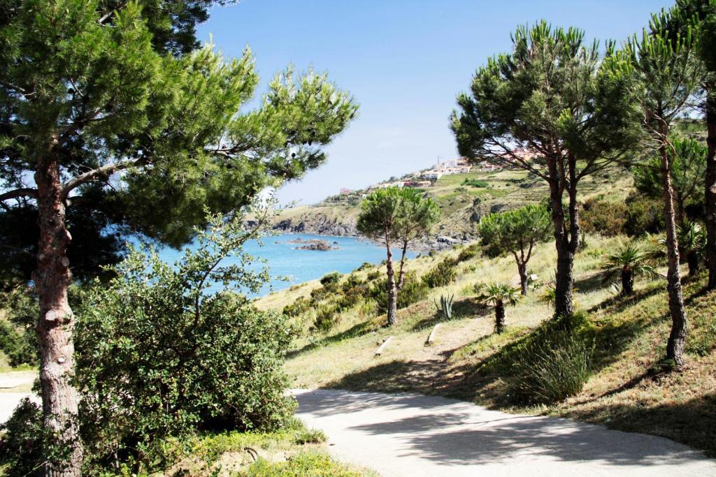 Lagrange Grand Bleu Vacances - Residence Le Village Des Aloes Cerbere Exterior photo